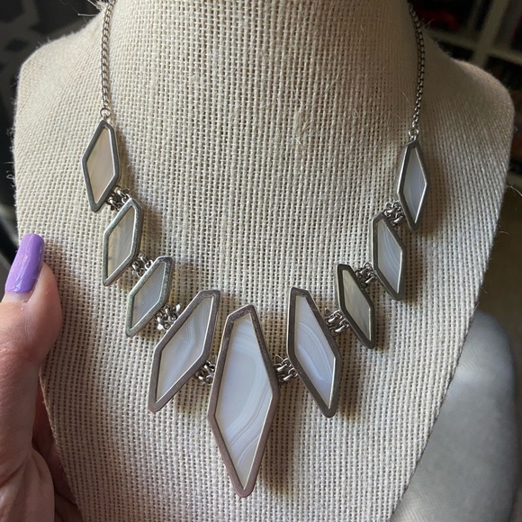 Kendra Scott - silver and white/iridescent berniece necklace - Picture 4 of 4